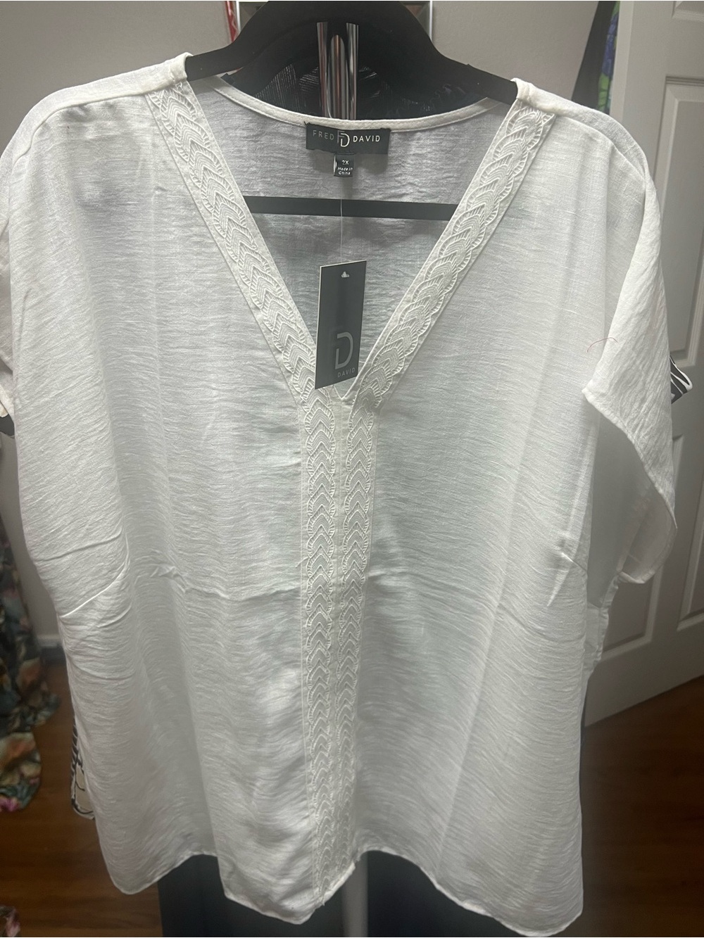 Fred David White V-Neck Embroidered Tunic Top